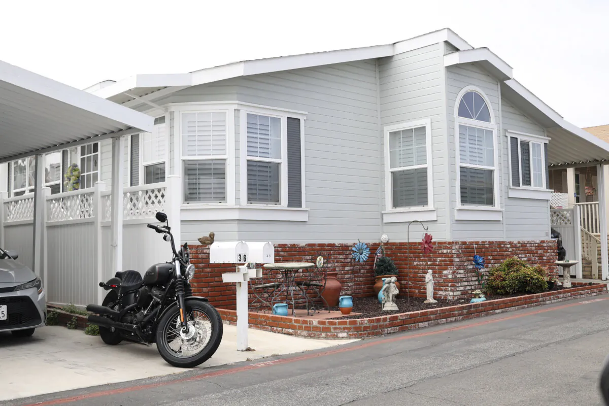 A mobile home in Huntington Beach, Calif., on June 10, 2022. (Julianne Foster/The Epoch Times)