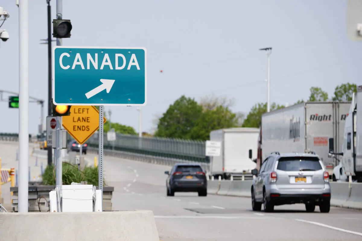 Motorists make their way towards Canada, at the Peace Bridge Port of Entry in Buffalo, N.Y. on May 23, 2023. (The Canadian Press/Cole Burston)