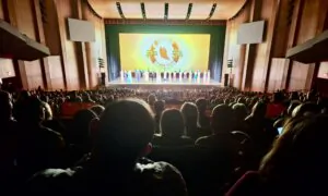 Raleigh Audience Uplifted by Quality and Message of Shen Yun Performance