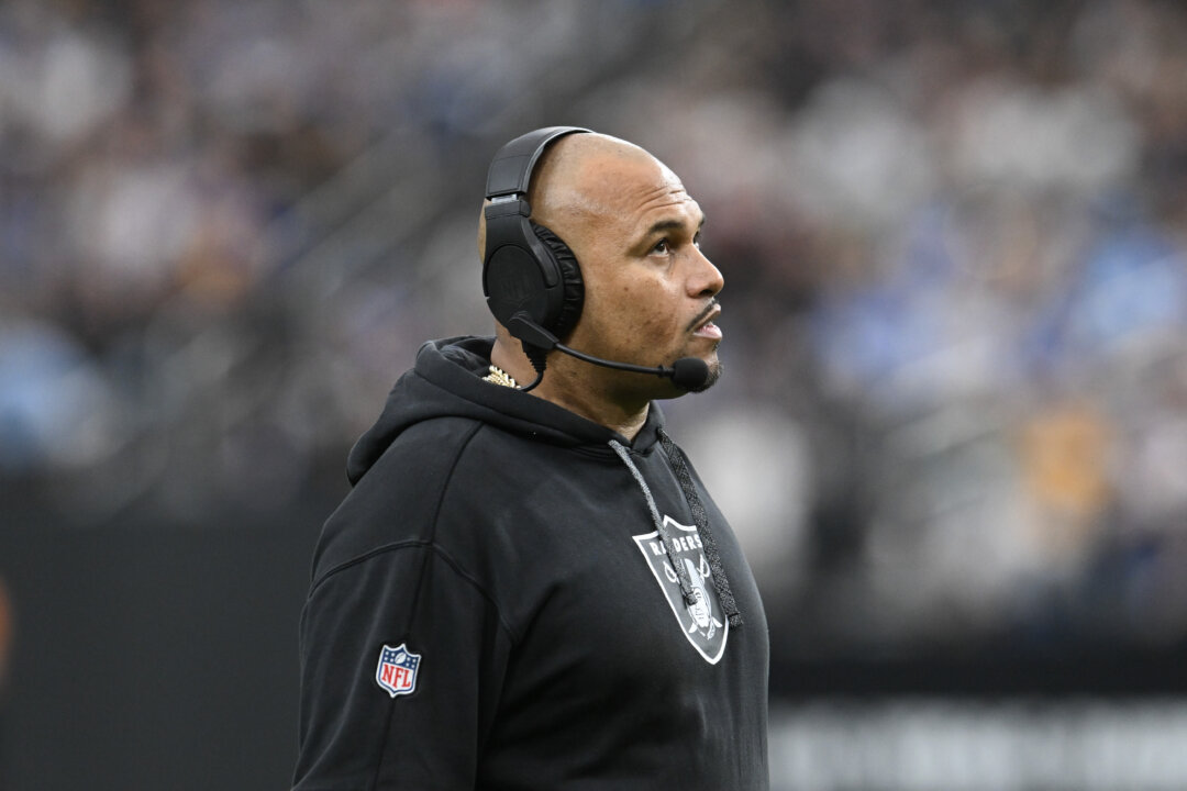 Antonio Pierce Fired as Las Vegas Raiders’ Head Coach The Epoch Times