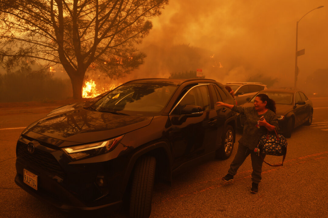 More Than 30,000 Evacuated in Los Angeles as Wildfires Rage