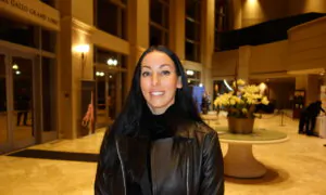 Shen Yun Becomes Important Part of Family’s Curriculum