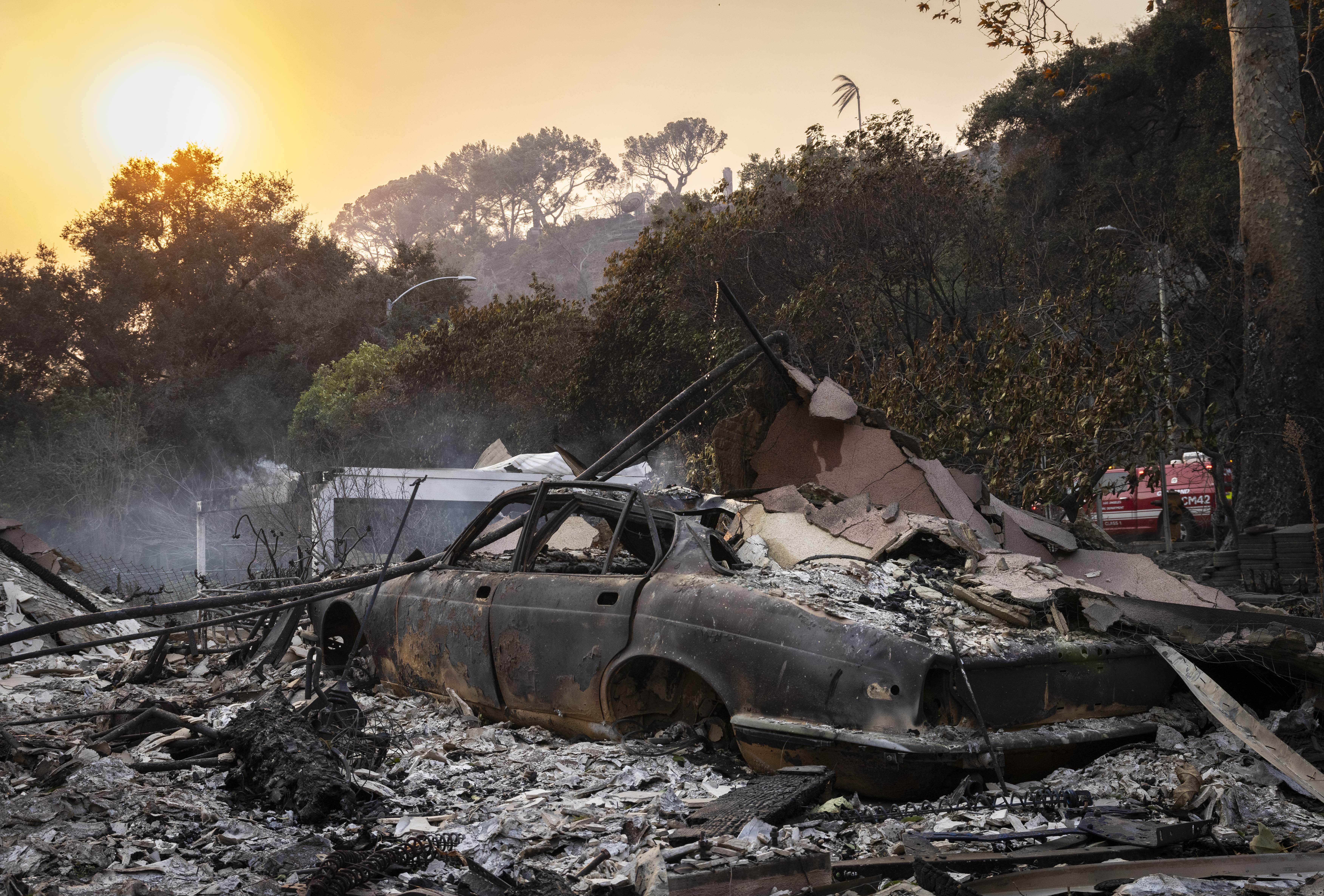 5 Dead, 100,000 Under Evacuation Orders as Fires Sweep Across Los Angeles