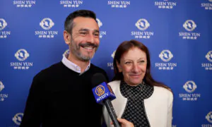 Shen Yun Becomes a Beloved Family Gift in the Historic Town of Aix-en-Provence