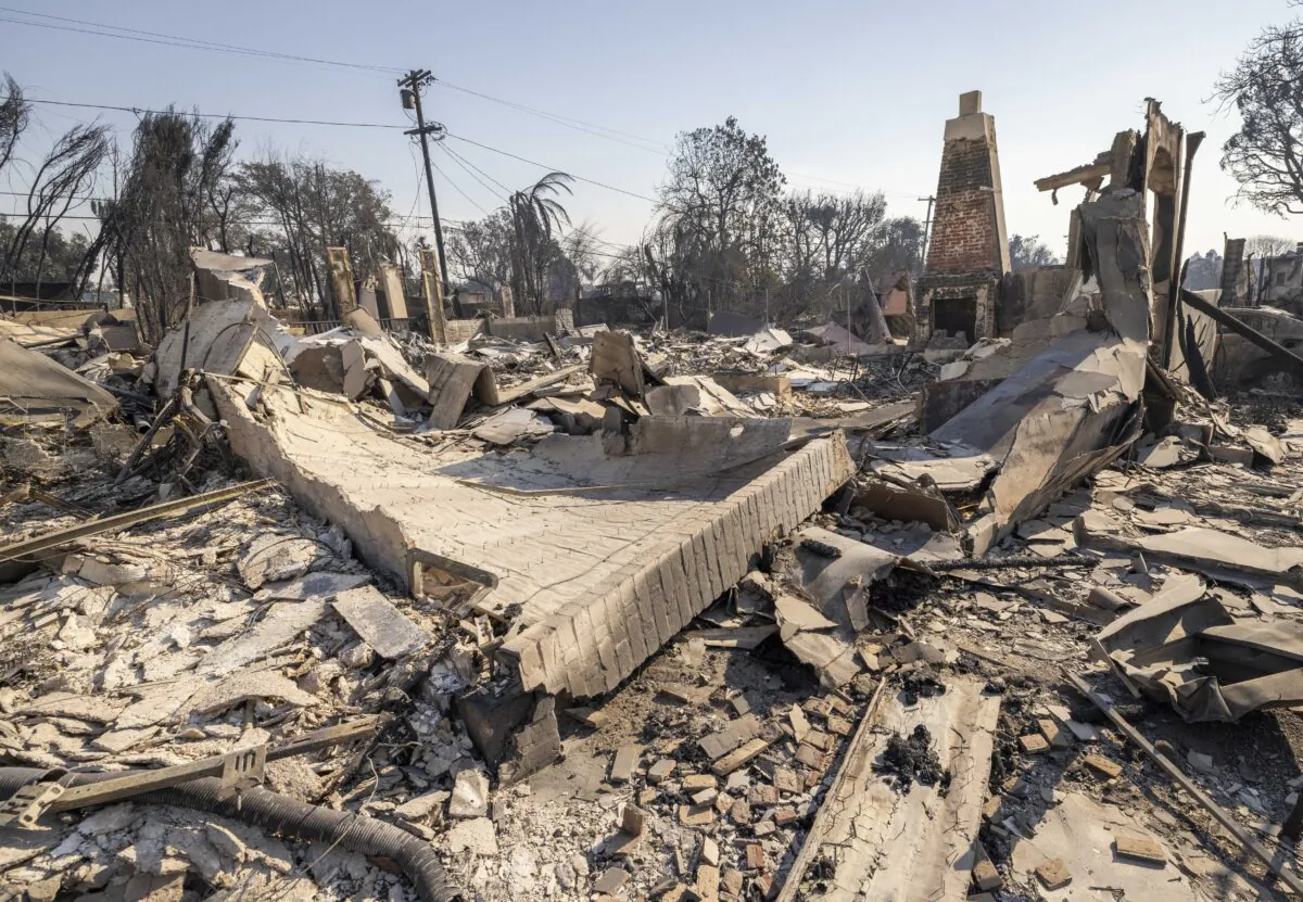 Destruction caused by the Palisades Fire lines neighborhoods near Los Angeles on Jan. 9, 2025. (John Fredricks/The Epoch Times)