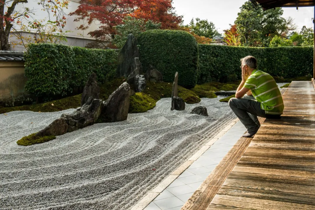 The Intersection of Zen and Stoicism: 5 Transformative Practices