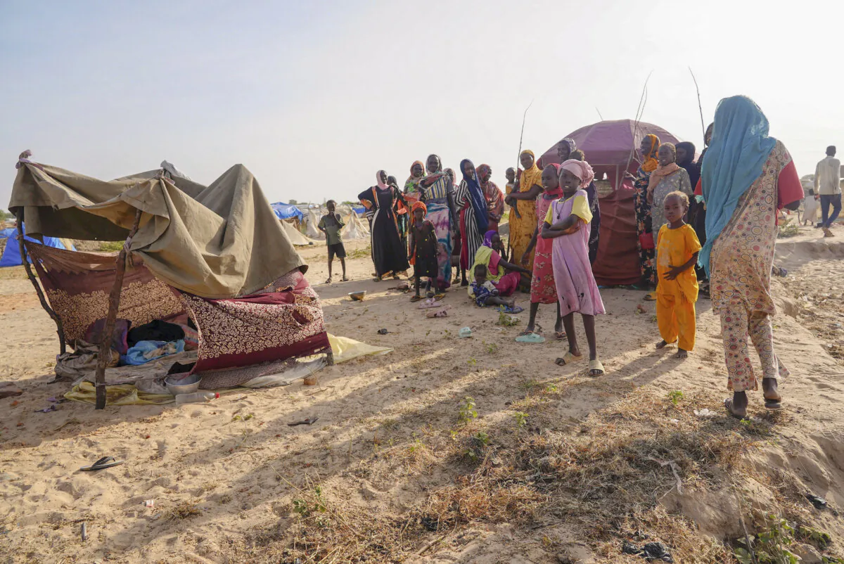 Sudanese refugees arrive in Acre, Chad, on Oct 6. 2024. (The Canadian Press/AP/Sam Mednick)