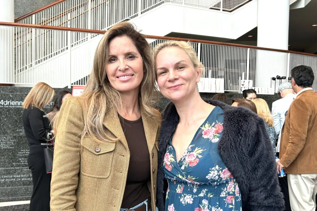 Mariya Margiyeva (L) and Claudine Choquette enjoyed Shen Yun at the
Adrienne Arsht Center for the Performing Arts in Miami on Jan. 11, 2025. (Xinxin Teng/The Epoch Times)