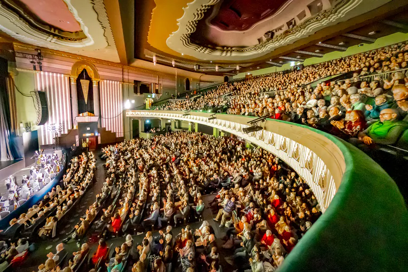 Audience watch a Shen Yun performance at Eventim Apollo in London on Jan. 8, 2025. (Luo Yuan/The Epoch Times)