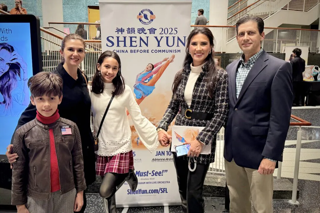 Catalina Stubbe (2nd-R) and her family enjoyed Shen Yun at the Adrienne Arsht Center for the Performing Arts in Miami on Jan. 11, 2025. (Pachi Valencia/The Epoch Times)
