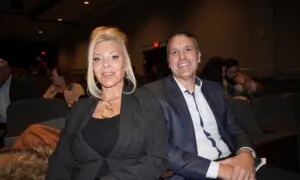 Shen Yun Singer’s ‘Voice Made My Ears Feel Wonderful,’ Says Senior Company VP