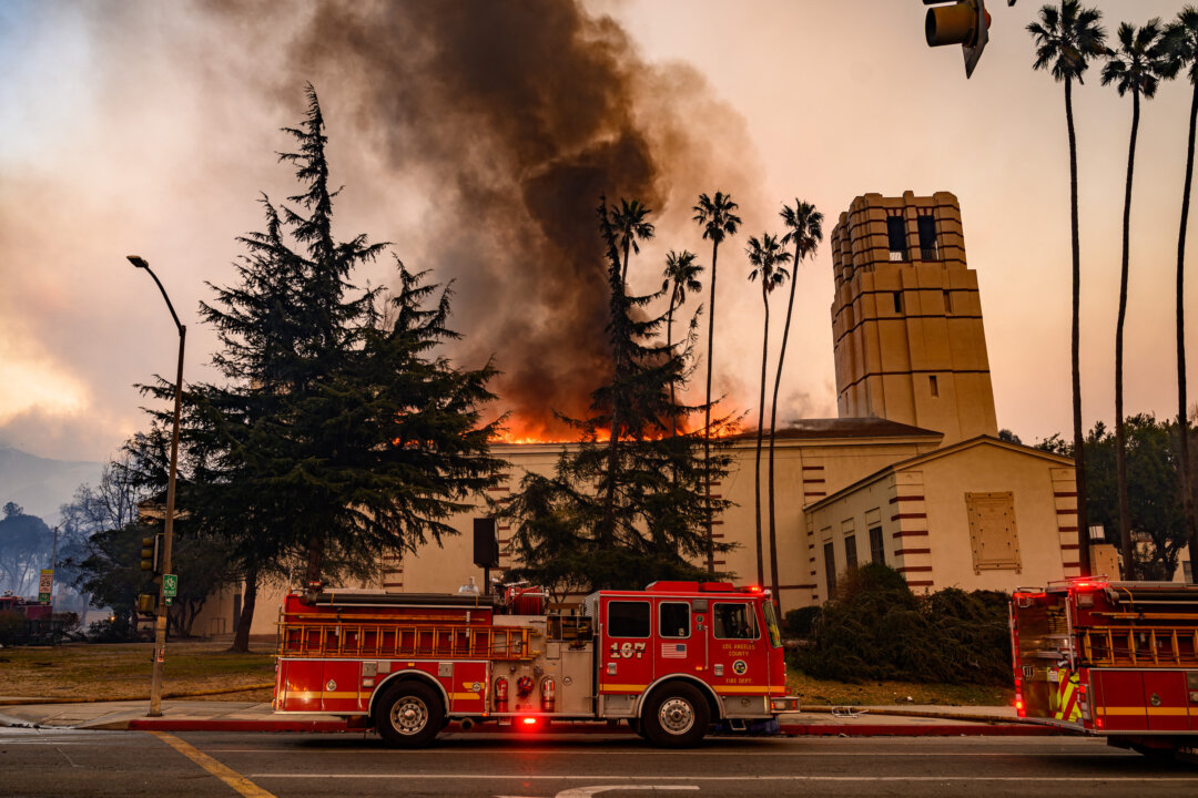 Los Angeles Unified Schools Outside Mandatory Evacuation Zones to Reopen Monday