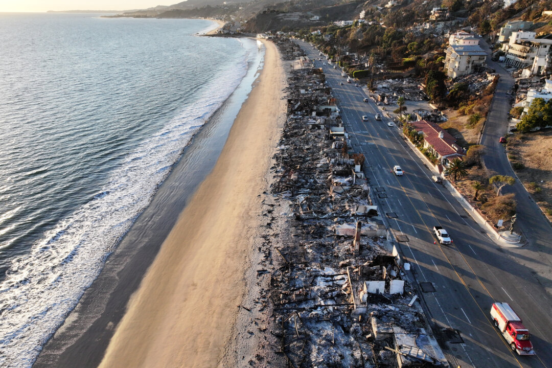 Newsom Tells Coastal Panel to Stop Contradicting His Orders on Rebuilding