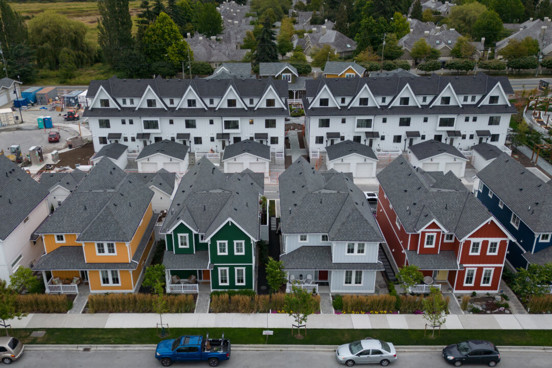 Nearly Half of Mortgage-Renewing Canadians Spending More Than 50% of Their Paycheques on Housing