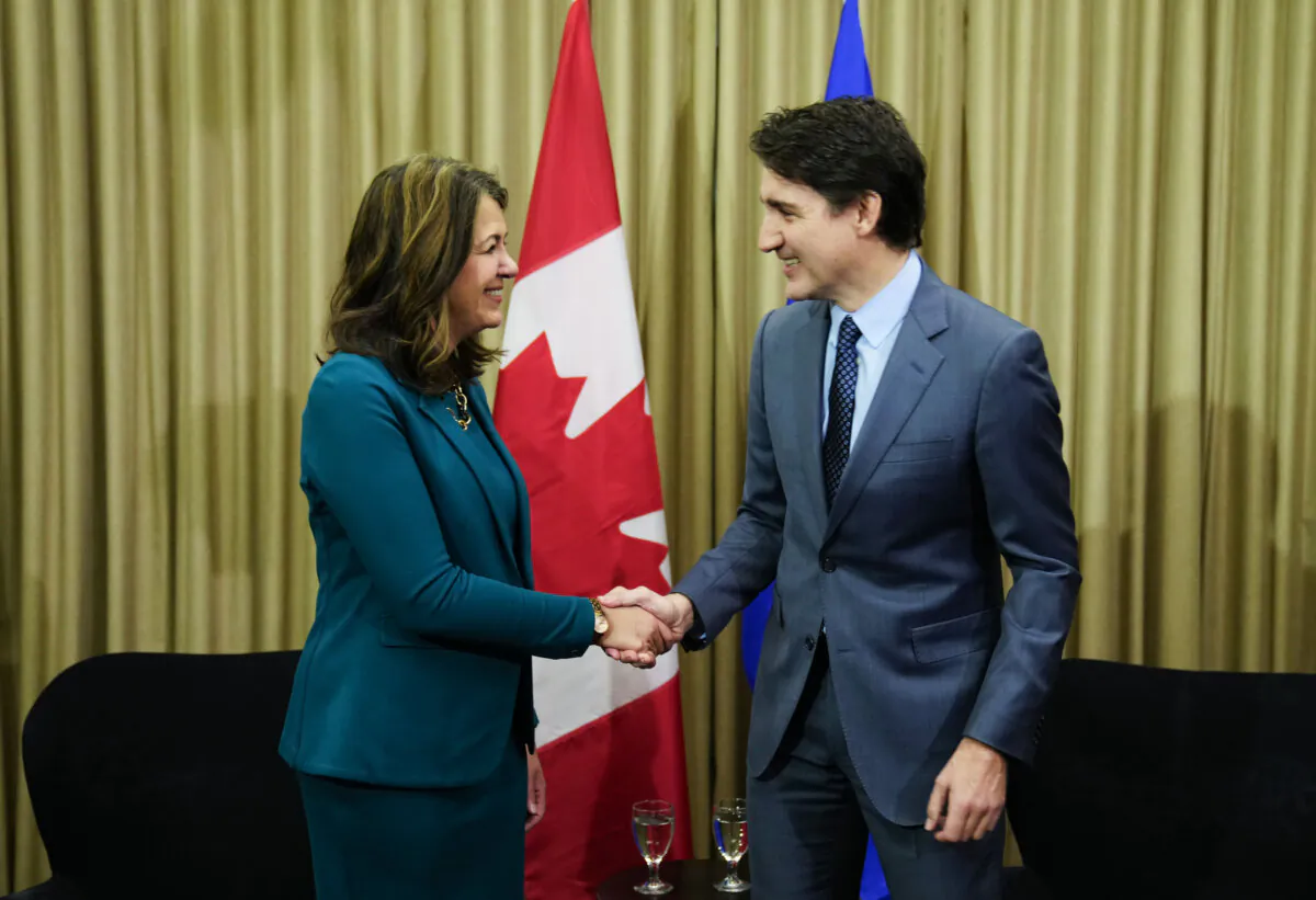 Prime Minister Justin Trudeau and Alberta Premier Danielle Smith meet in Calgary on March 13, 2024. (The Canadian Press/Todd Korol)