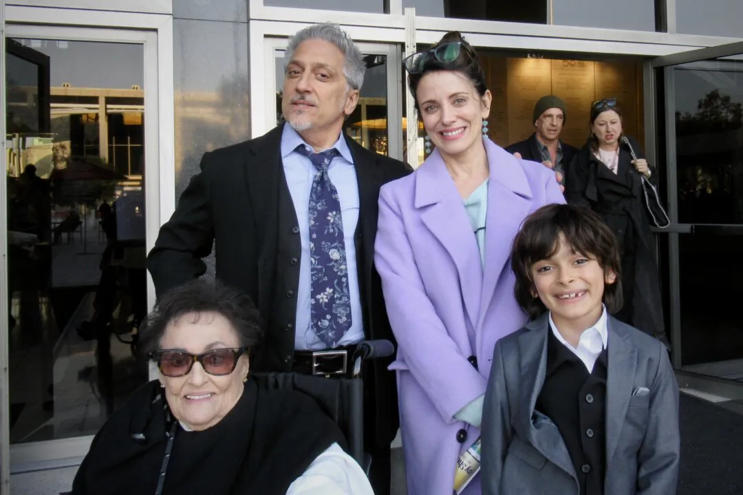 Thom Russo with Alanna Ubach, and family enjoyed Shen Yun at the Dorothy Chandler Pavilion in Los Angeles on Jan. 19, 2025. (Michael Ye/The Epoch Times)