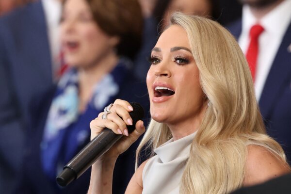 Carrie Underwood Saves Inaugural Performance