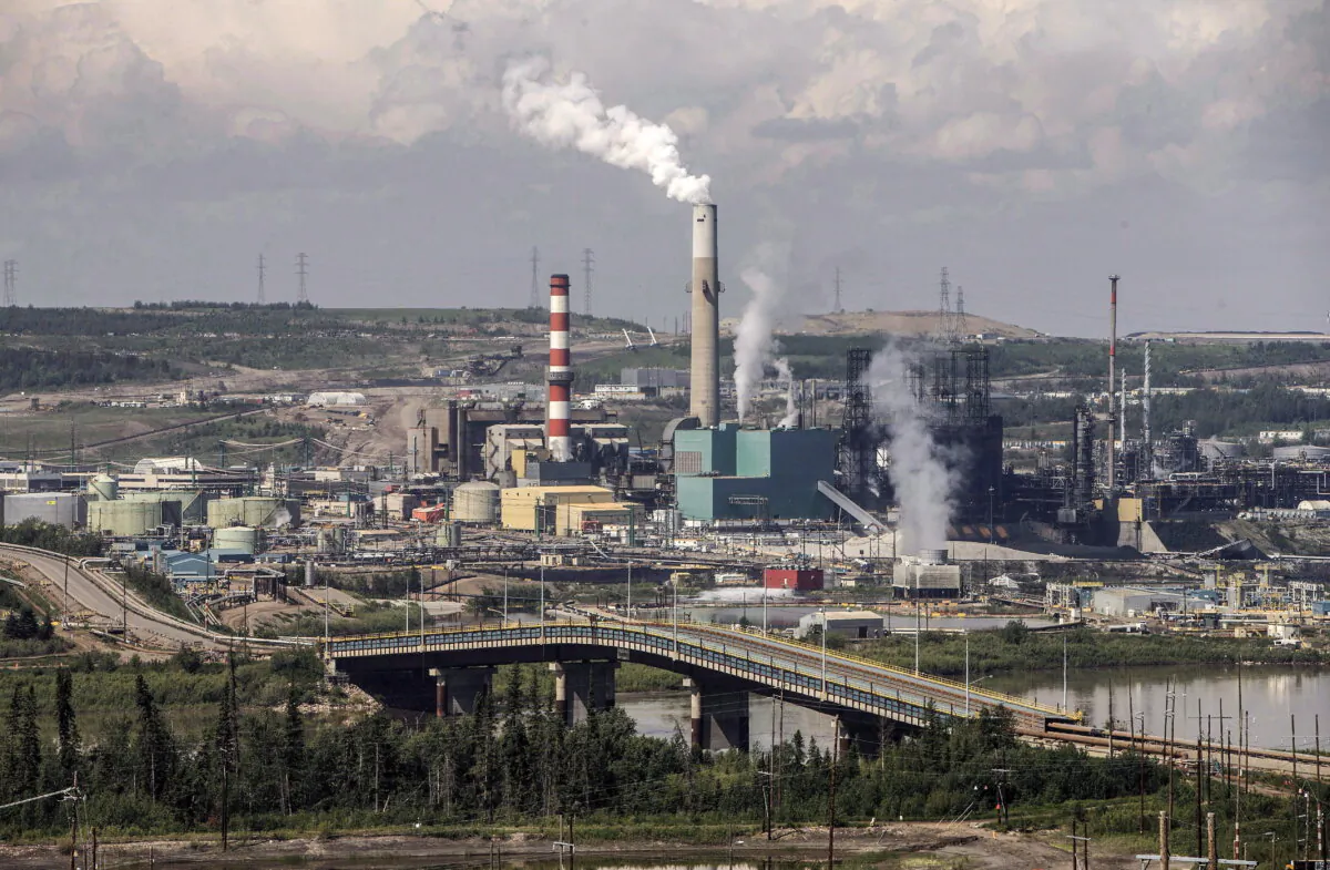 An oilsands upgrading plant in Fort McMurray, Alta., in a file photo. (The Canadian Press/Jason Franson)
