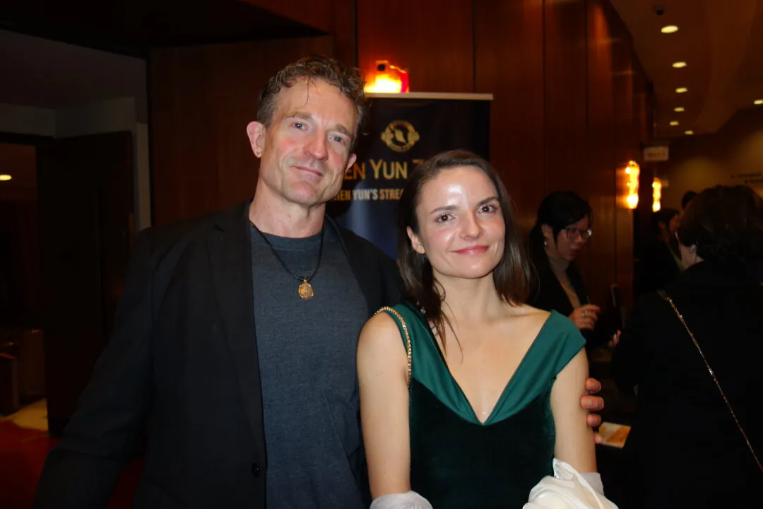 Dax Tucker and Cece Stafford at the Shen Yun Performing Arts performance at Keller Auditorium in Portland, Ore., on Jan. 21, 2025. (Lily Yu/The Epoch Times)