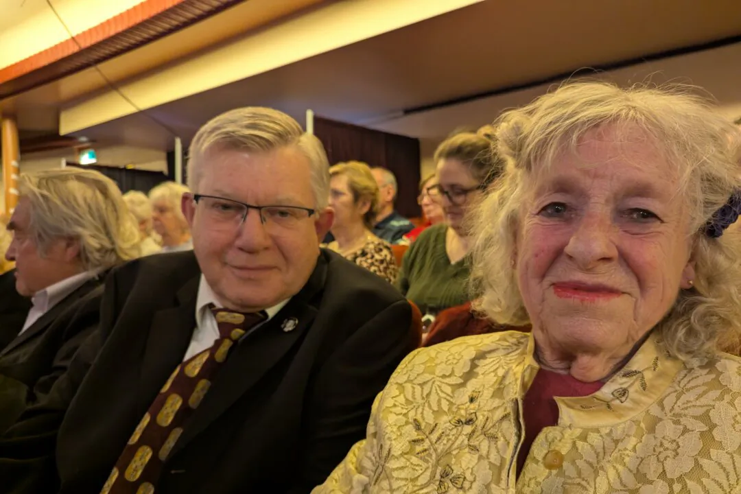 George Middleton and Jen Burton attended Shen Yun Performing Arts at the New Theatre in Oxford on Jan. 22, 2025. (Chloe Hsiao/The Epoch Times)