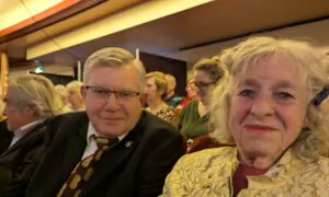 Archeologist Praises Shen Yun Dancers and Singers as ‘Brilliant’