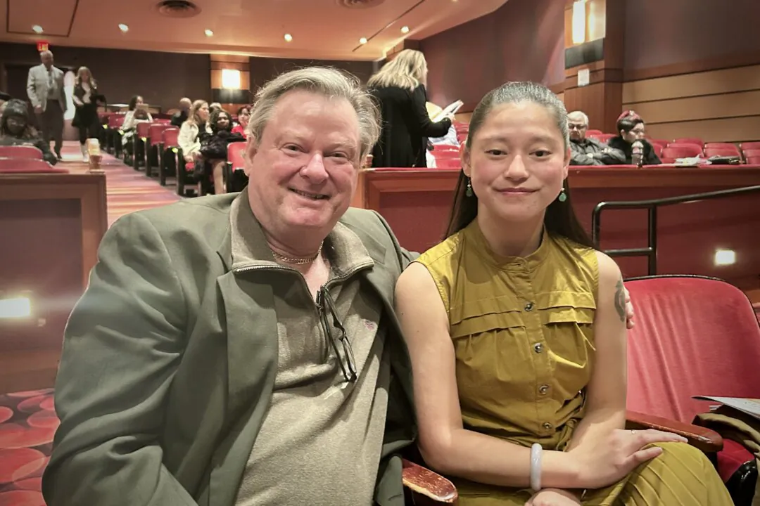 Jesse McDonald and Jo Jones at the Shen Yun Performing Arts performance at Jacksonville Center for the Performing Arts on Jan. 22, 2025. (Xinxin Teng/The Epoch Times)