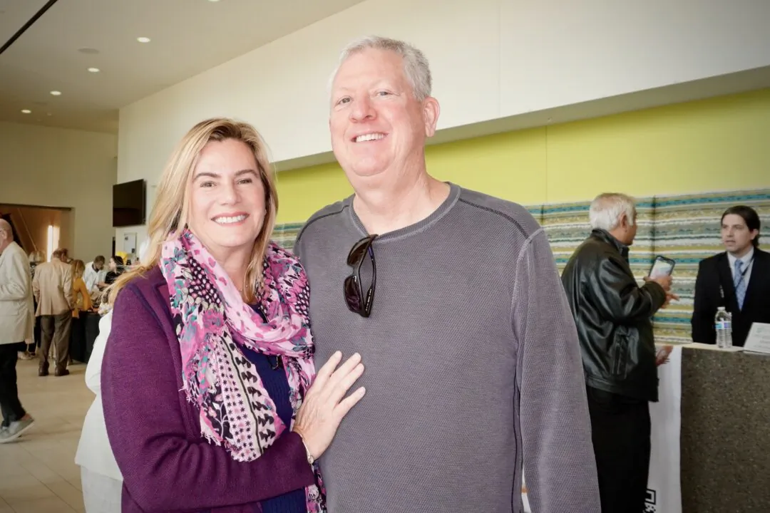 Tracy and Scott Kurecki attend Shen Yun Performing Arts at the Venice Performing Arts Center in Venice, Fla., on Jan. 26, 2025. (Nancy Ma/The Epoch Times)