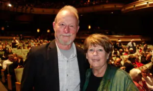 Pastor Delighted to See Shen Yun Express Love for Traditional Ways Before Communism