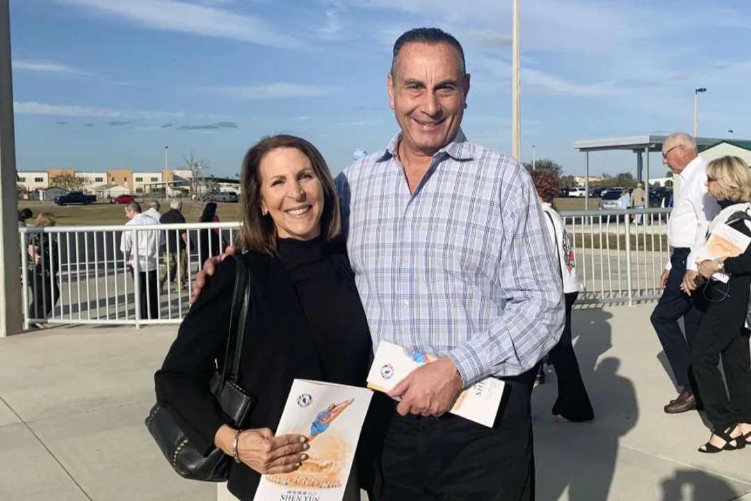 Barbara and James Ilardi enjoyed Shen Yun at the Venice Performing Arts Center in Venice, Florida, on Jan. 26, 2025. (Nancy Ma/The Epoch Times)