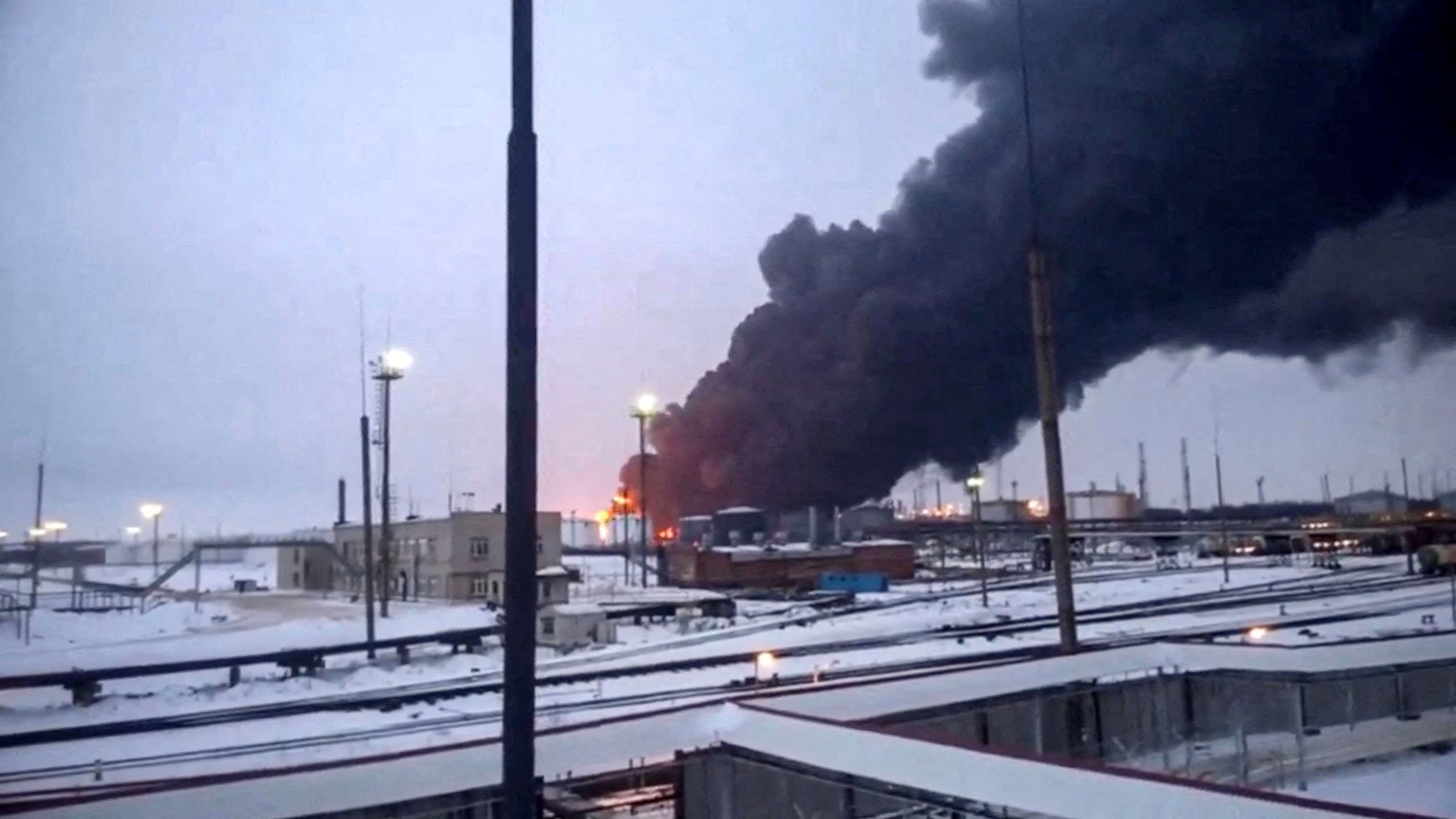 Ukraine S Sbu Attacks Three Russian Oil Refineries With Drones