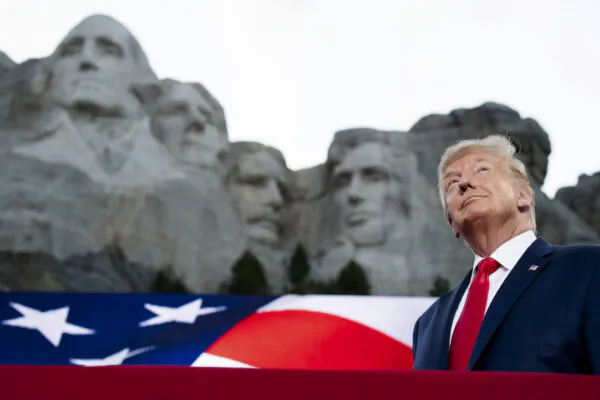 Trump to Pay Tribute to US Founders for 250th Celebration; Heat Wave Threatens July 4th Travel