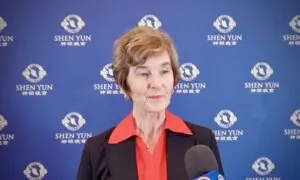 Theater Artist Amazed By, Grateful for Shen Yun
