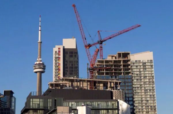 Canada Lost 42,000 Jobs in August: StatCan