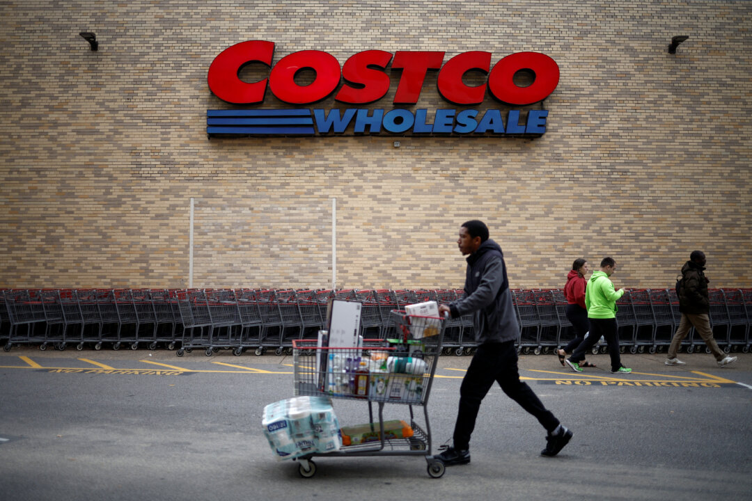 Costco Raising Hourly Pay for Most US Store Workers to More Than $30