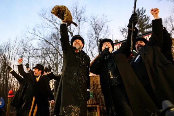 Groundhog Predicts 6 More Weeks of Winter; Speaker Johnson ‘Confident’ Shutdown Will End Tuesday | NTD Good Morning (Feb. 2)
