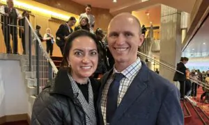 Physician Presents Shen Yun as Wife’s Birthday Gift