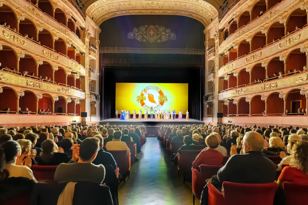 Shen Yun Performing Arts performed to a full house at the Teatro dell'Opera di Roma on Feb. 3, 2025. (Leo Botna/The Epoch Times)