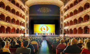 Italian Senator Urges Opera House to Host Shen Yun