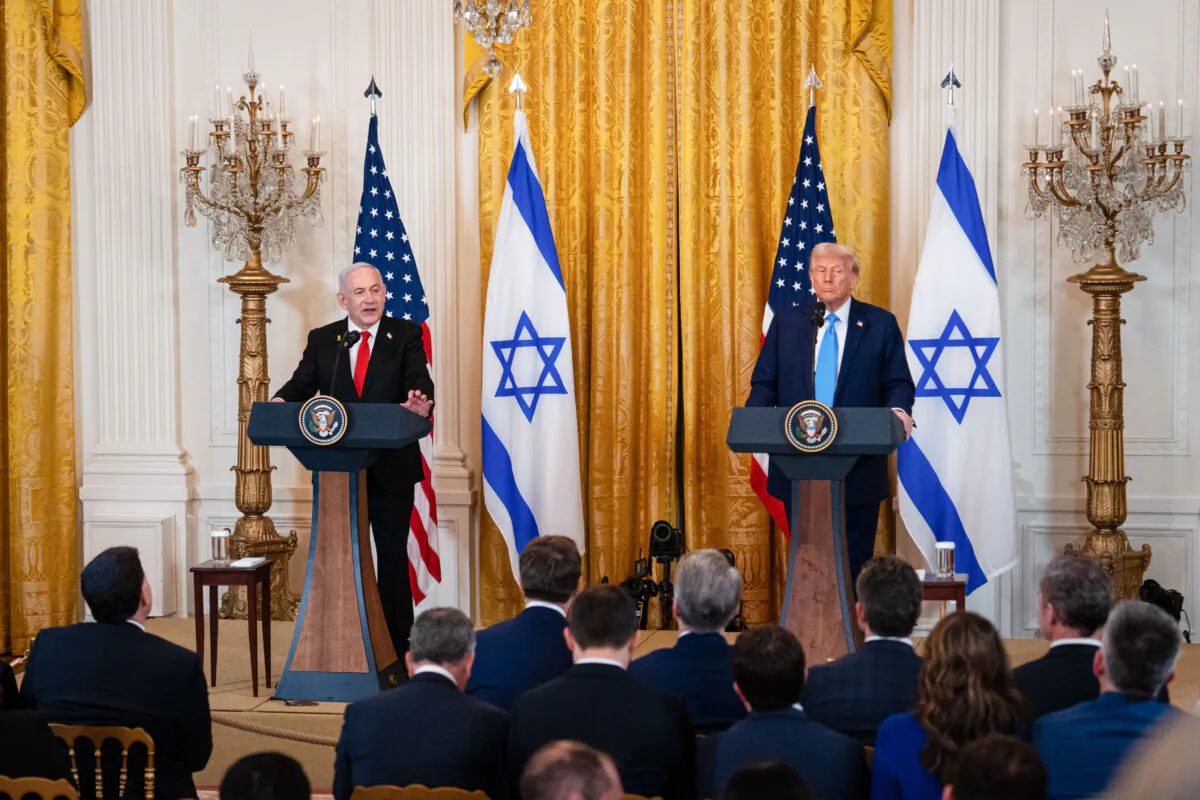 Israeli Prime Minister Benjamin Netanyahu and President Donald Trump (R) take questions from members of the press at the White House on Feb. 4, 2025. (Madalina Vasiliu/The Epoch Times)