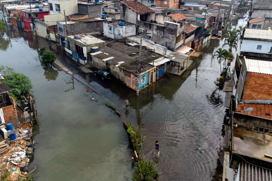 Floods in Brazil, Attorney General Sworn In, Mexican Troops Patrolling the Border