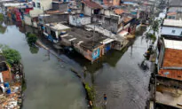 Day in Photos: Floods in Brazil, Attorney General Sworn In, Mexican Troops Patrolling the Border