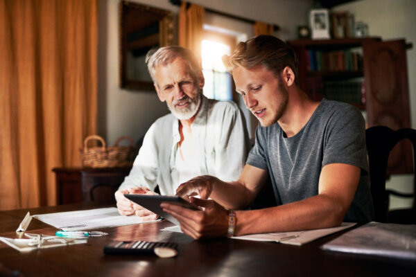 The Benefits of Sharing a Bank Account With Your Parents