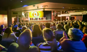 Shen Yun Is a Spiritual Journey for Couple