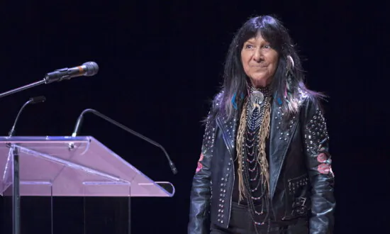 University of Toronto Rescinds Folk Singer Buffy Sainte-Marie’s Honorary Law Degree