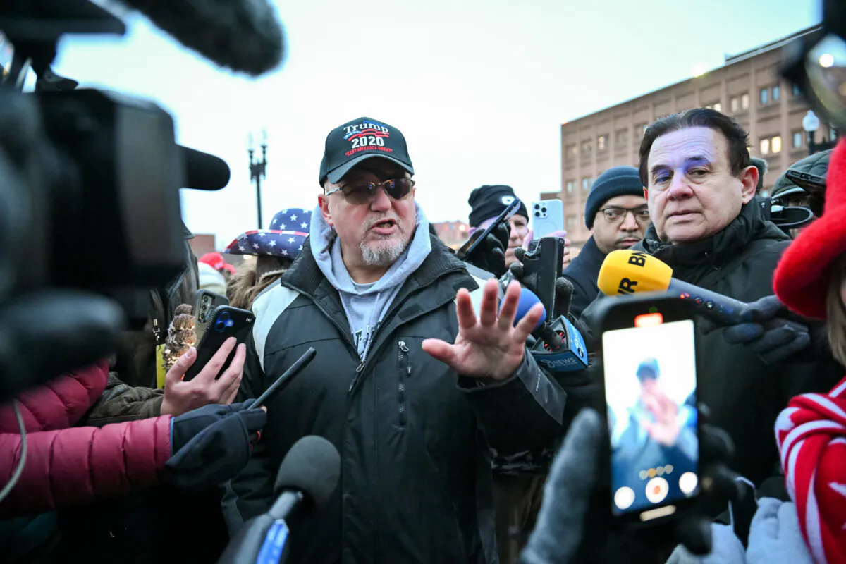 Oath Keepers founder Stewart Rhodes speaks to members of the media outside the D.C. Central Detention Facility in Washington on Jan. 21, 2025. (Roberto Schmidt/AFP via Getty Images)