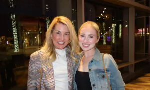 ‘Sounds Like an Angel’: Shen Yun Soprano Moves Audience