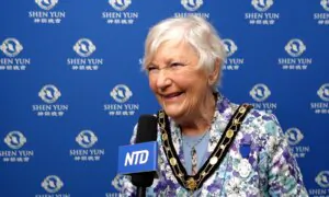 Llandudno Mayor, Mayoress Say Shen Yun Is Magical