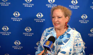 Shen Yun Takes Audience to a Magical World, Says Professor