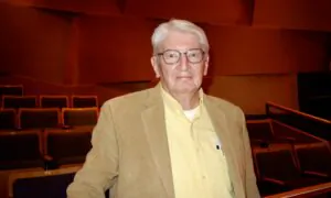 ‘Now I’m Coming Every Year’: Mesa Audience Inspired by Shen Yun