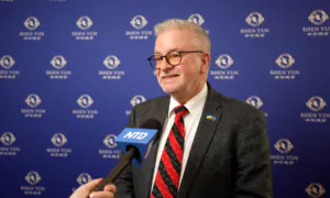 ‘I Wish Them Continued Full Houses’: EU Parlimentarian Praises Shen Yun